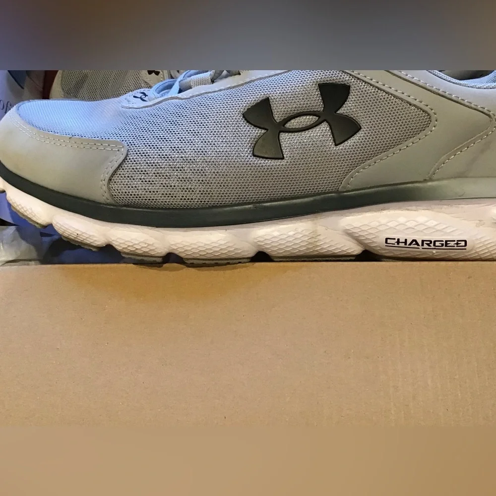 Under armour assert size 13D - Picture 3 of 5